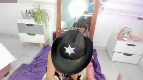 mia_zafir online show from November 30, 2025, 3:32 am