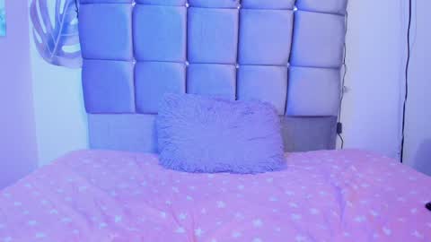 Snapshot of miaa_06 chatting on December 6, 2024, 8:26 am mia  nicolle online show from December 6, 2024, 8:26 am