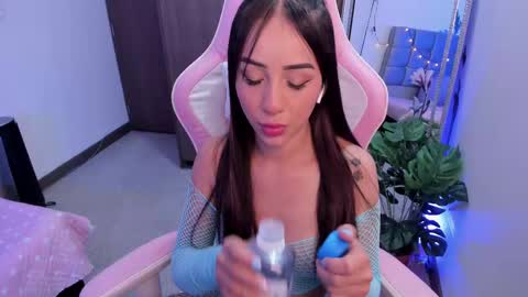 Snapshot of miaa_06 chatting on February 19, 2025, 1:40 am mia  nicolle online show from February 19, 2025, 1:40 am