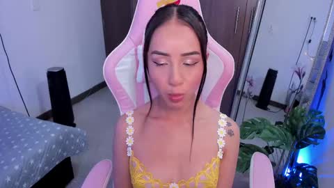 Snapshot of miaa_06 chatting on March 5, 2025, 4:34 am mia  nicolle online show from March 5, 2025, 4:34 am