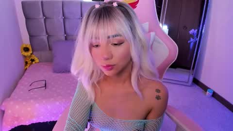 Snapshot of miaa_06 chatting on September 14, 2025, 12:59 pm mia  nicolle online show from September 14, 2025, 12:59 pm