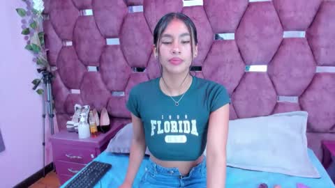 miaa_davis_ online show from February 5, 2026, 2:27 am