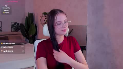 Mia online show from March 25, 2026, 2:34 pm