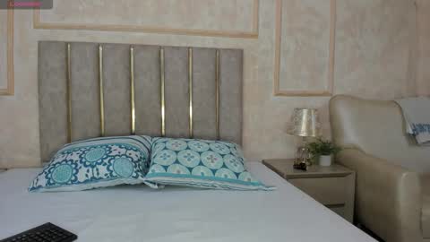 Snapshot of miaaffox chatting on February 11, 2026, 8:14 pm miaaffox online show from February 11, 2026, 8:14 pm