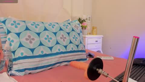 Snapshot of miaaffox chatting on February 20, 2026, 7:58 pm miaaffox online show from February 20, 2026, 7:58 pm