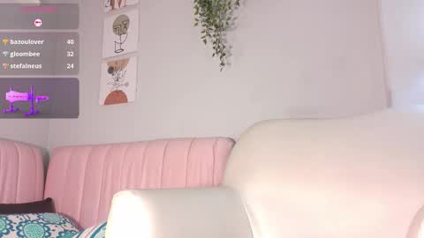 Snapshot of miaaffox chatting on February 28, 2026, 10:05 am miaaffox online show from February 28, 2026, 10:05 am