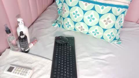 Snapshot of miaaffox chatting on March 3, 2026, 3:34 am miaaffox online show from March 3, 2026, 3:34 am