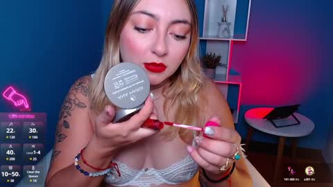 Snapshot of miaawild chatting on December 16, 2024, 11:33 am Andrea online show from December 16, 2024, 11:33 am