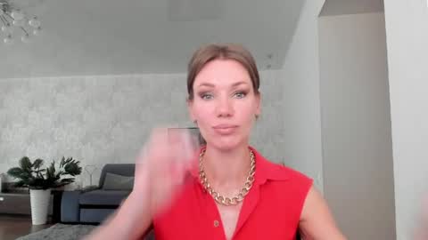 Mia online show from May 25, 2026, 4:18 am