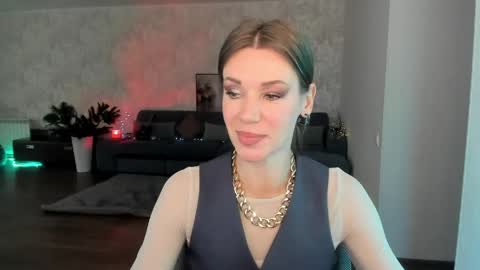 Mia online show from June 2, 2026, 4:25 am