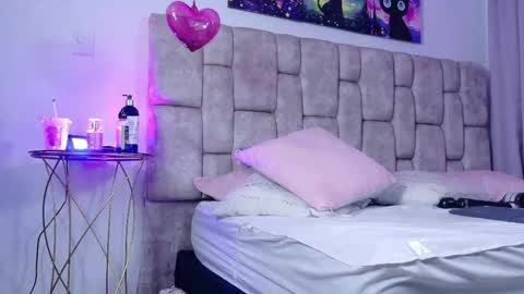 Snapshot of miablumm_ chatting on February 24, 2026, 11:25 pm miablumm_ online show from February 24, 2026, 11:25 pm