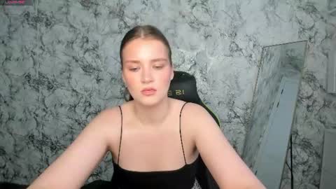 Mia online show from June 15, 2026, 6:48 am