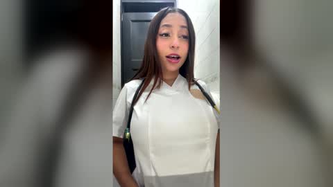 Mia Camille online show from May 9, 2026, 10:04 pm