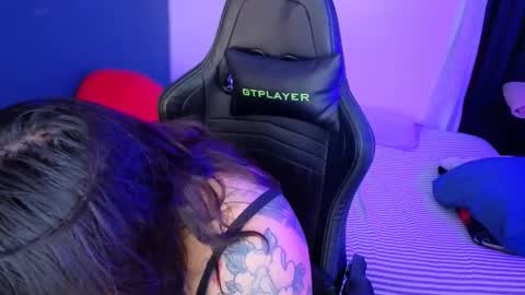 Mia online show from April 6, 2026, 11:27 pm