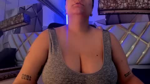   online show from October 3, 2025, 2:52 am