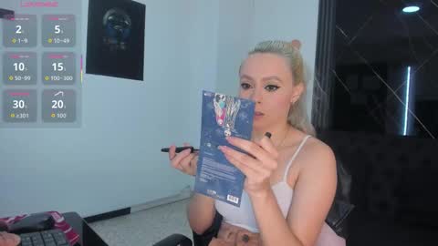 Snapshot of miacarperrlux chatting on February 13, 2026, 9:44 pm MiaCarper online show from February 13, 2026, 9:44 pm