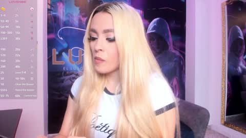 MiaCarper online show from April 7, 2026, 8:31 pm