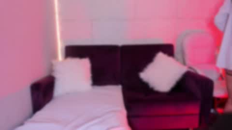 mia online show from February 5, 2026, 7:40 pm