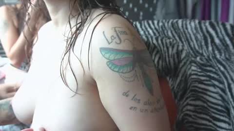 Mia online show from January 18, 2026, 4:22 pm