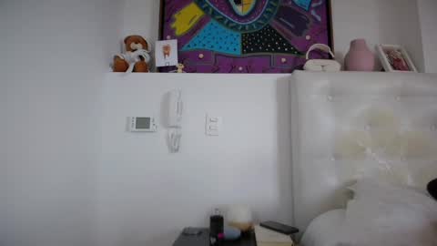 Mia online show from April 2, 2026, 7:55 pm