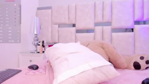 Snapshot of miagiorgia chatting on December 17, 2024, 11:38 pm Mia  online show from December 17, 2024, 11:38 pm