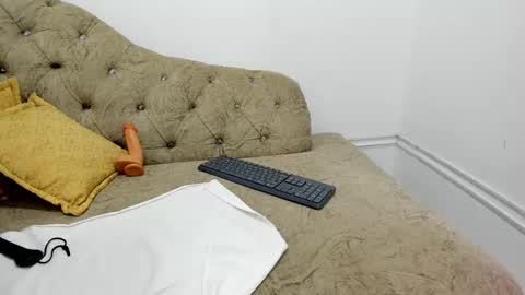 Miah Collins online show from March 3, 2025, 11:33 am