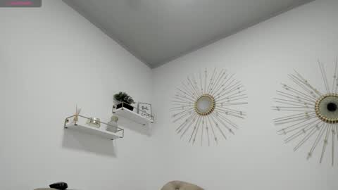 Miah Collins online show from October 7, 2025, 11:18 am