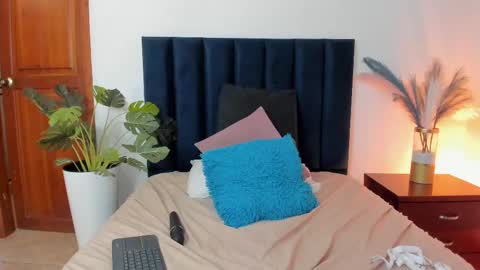 miahertz online show from September 16, 2025, 3:40 am