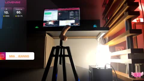 Mia online show from January 29, 2025, 10:11 pm