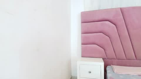 miajhonsonx online show from March 28, 2026, 7:24 pm