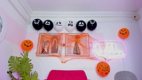 Mia Khalifa online show from November 2, 2025, 3:42 am