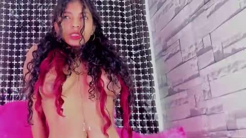 miakirshner_ online show from February 25, 2025, 12:36 am