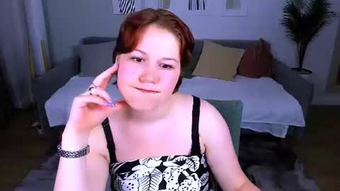 mialacrice online show from June 12, 2026, 6:40 pm