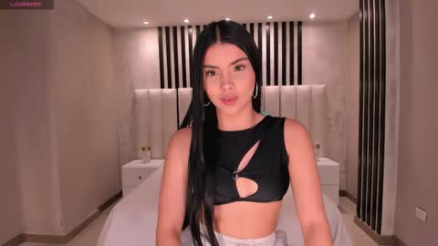 Call me Mia  online show from February 8, 2026, 11:35 am