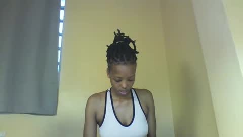 Snapshot of miami_muffin chatting on November 23, 2025, 1:44 pm Muffin online show from November 23, 2025, 1:44 pm