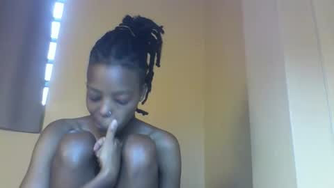 Snapshot of miami_muffin chatting on November 25, 2025, 12:27 pm Muffin online show from November 25, 2025, 12:27 pm