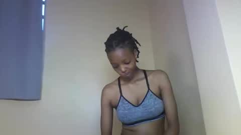 Snapshot of miami_muffin chatting on November 27, 2025, 1:02 pm Muffin online show from November 27, 2025, 1:02 pm