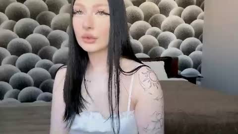 Snapshot of miamicute1 chatting on June 19, 2026, 10:08 am Mia online show from June 19, 2026, 10:08 am