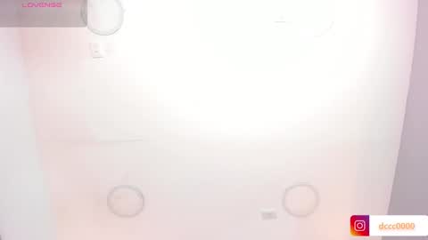 Mia  online show from December 30, 2024, 3:24 pm