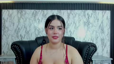 Snapshot of miamontoya chatting on February 8, 2025, 3:42 pm Mia   -5 7001400 Follow  online show from February 8, 2025, 3:42 pm