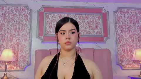 Snapshot of miamontoya chatting on March 5, 2025, 6:45 pm Mia   -5 7001400 Follow  online show from March 5, 2025, 6:45 pm