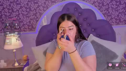 Snapshot of miamontoya chatting on September 24, 2025, 1:03 pm Mia   -5 7001400 Follow  online show from September 24, 2025, 1:03 pm