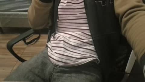 miamorr_ online show from December 18, 2025, 6:41 am