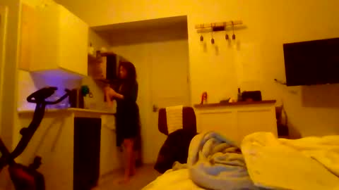 MiaMuffn online show from April 12, 2026, 9:14 am