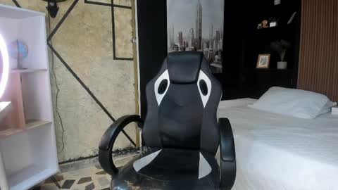Snapshot of mianavarro_ chatting on May 29, 2026, 8:29 pm Mia online show from May 29, 2026, 8:29 pm