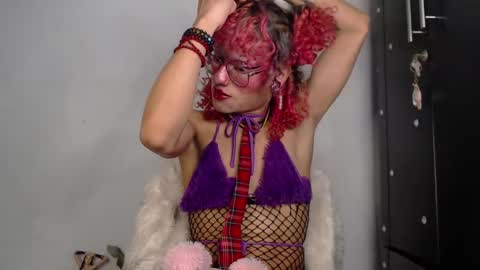 MianCuntyDoll online show from January 3, 2025, 5:50 am