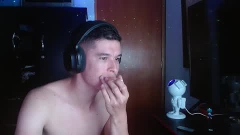 Snapshot of miaou_miaou chatting on February 18, 2025, 3:21 am miaou_miaou online show from February 18, 2025, 3:21 am