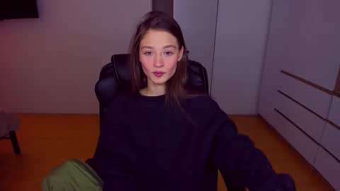 Mia online show from February 10, 2025, 2:59 pm