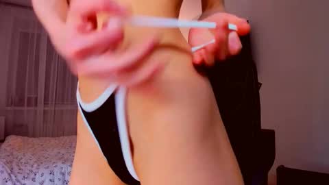 Mia online show from April 8, 2026, 7:58 pm