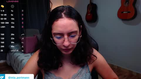 Snapshot of miaportman chatting on January 8, 2025, 11:54 am MIAPORTMANN online show from January 8, 2025, 11:54 am